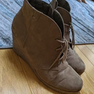 Tan boot high heels